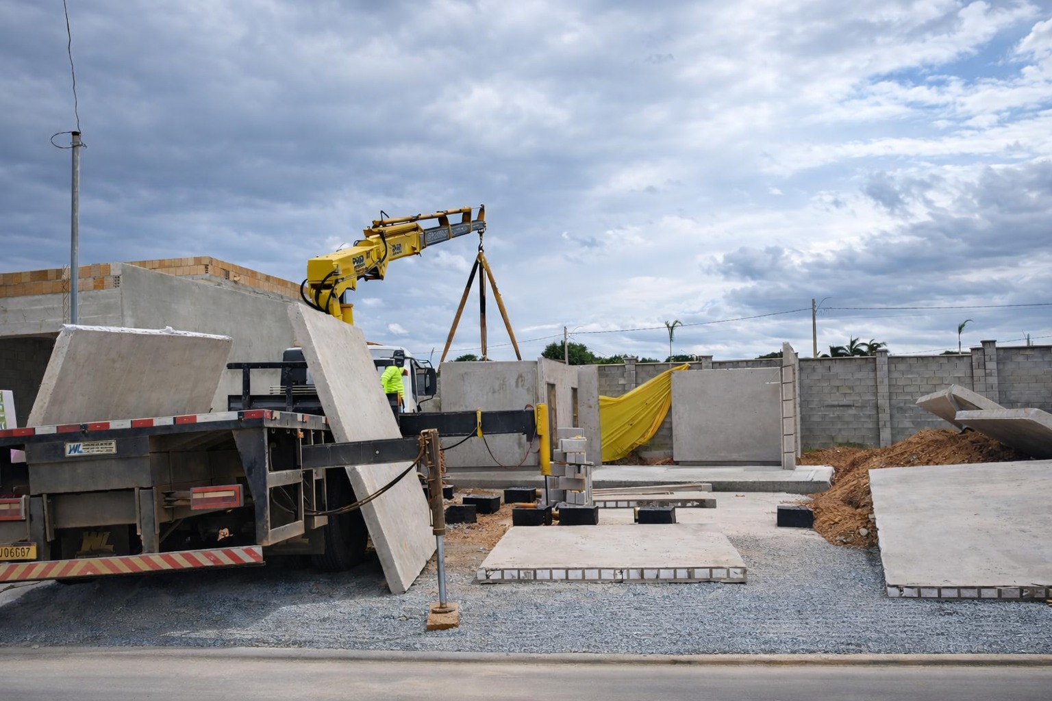 Montagem final de estrutura modular em obra